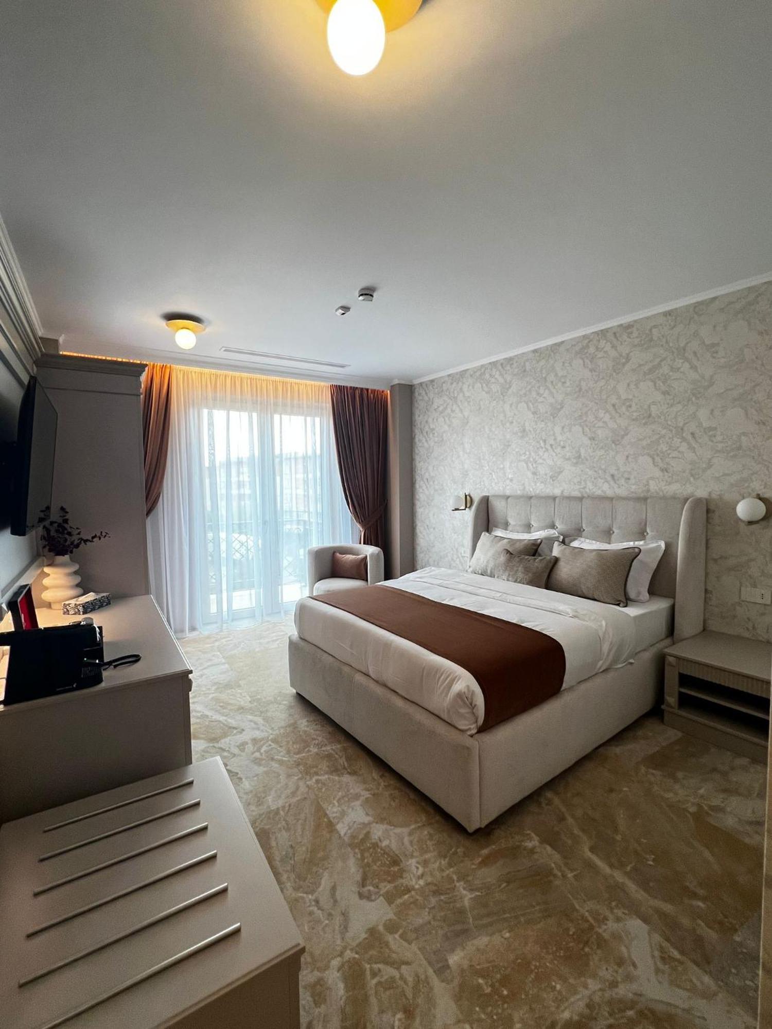 Boutique Hotel Bals Bagian luar foto