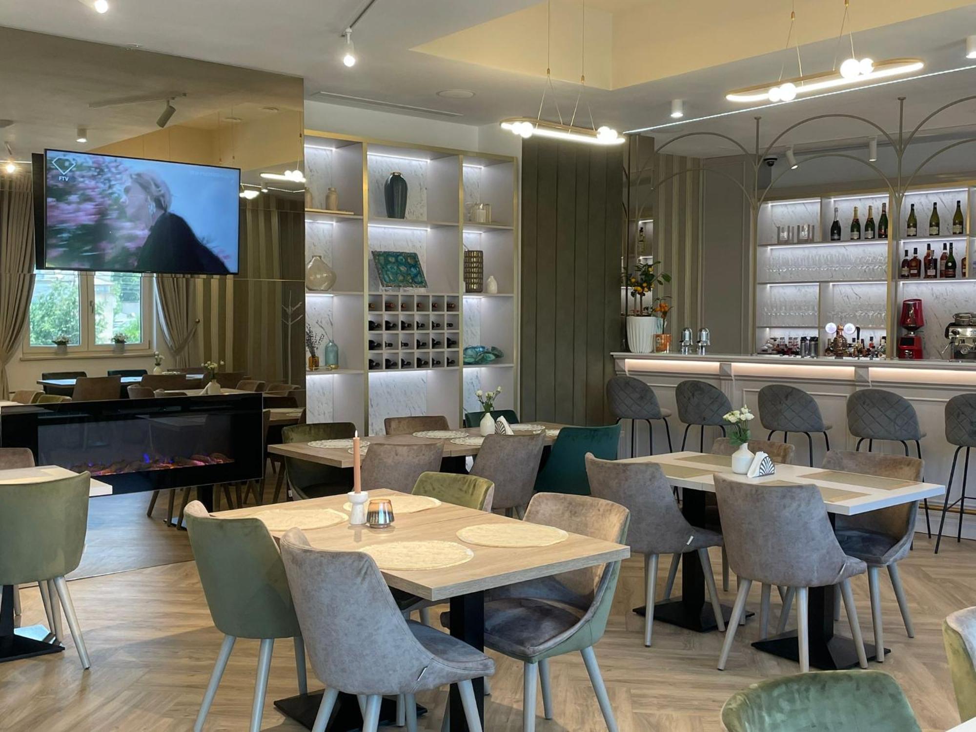 Boutique Hotel Bals Bagian luar foto