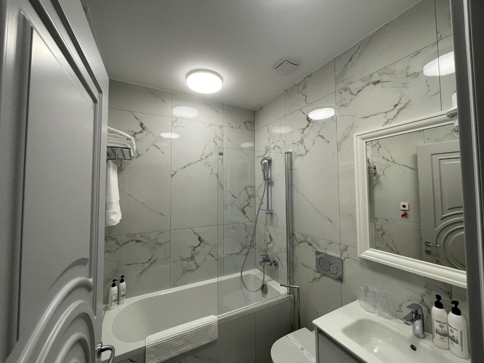Boutique Hotel Bals Bagian luar foto