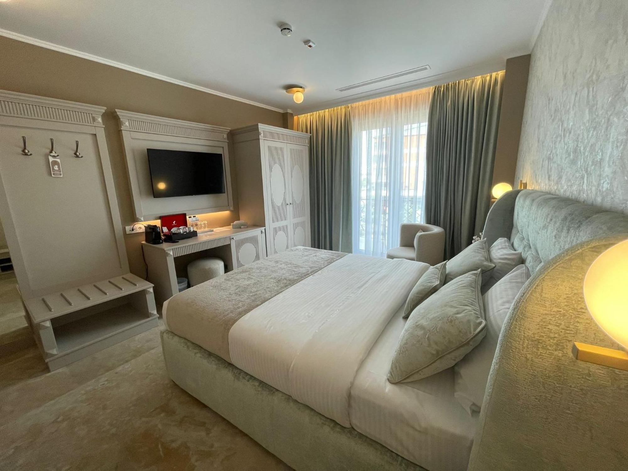 Boutique Hotel Bals Bagian luar foto