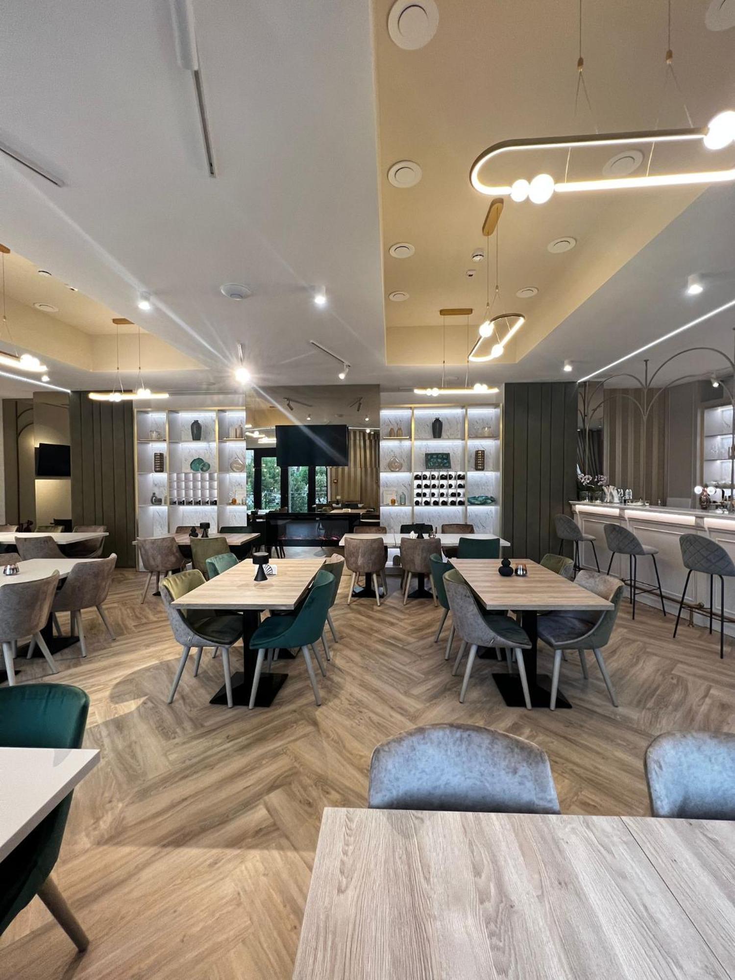 Boutique Hotel Bals Bagian luar foto