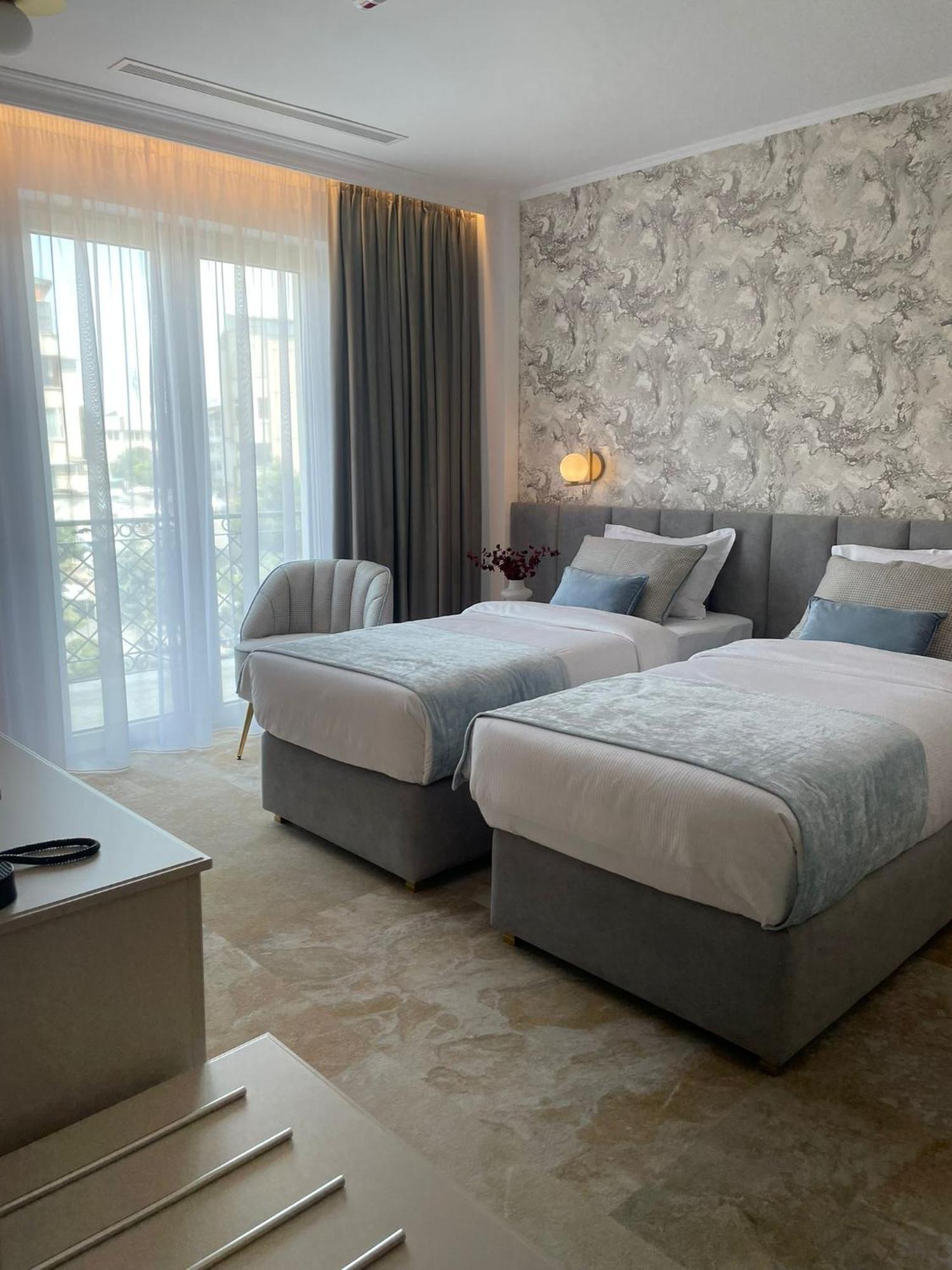 Boutique Hotel Bals Bagian luar foto